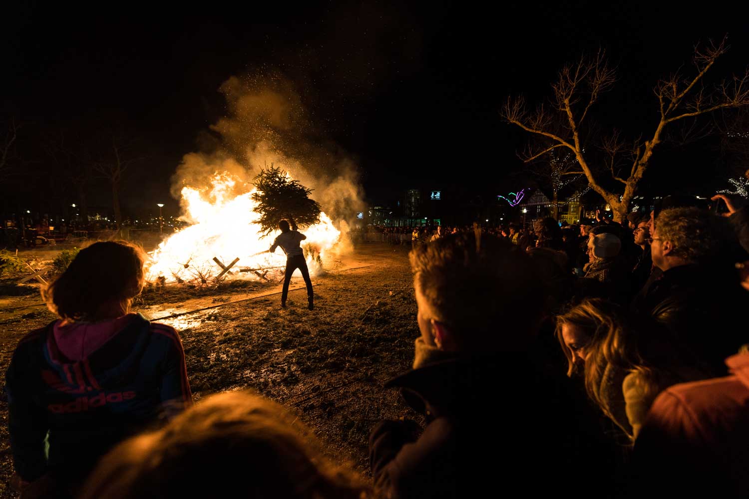 Foto Renzo Gerritsen kerstboomverbranding 24