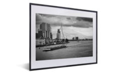 Ingelijste foto van de Erasmusbrug in Zwart-Wit