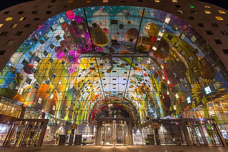 Foto kleurrijke Markthal in Rotterdam