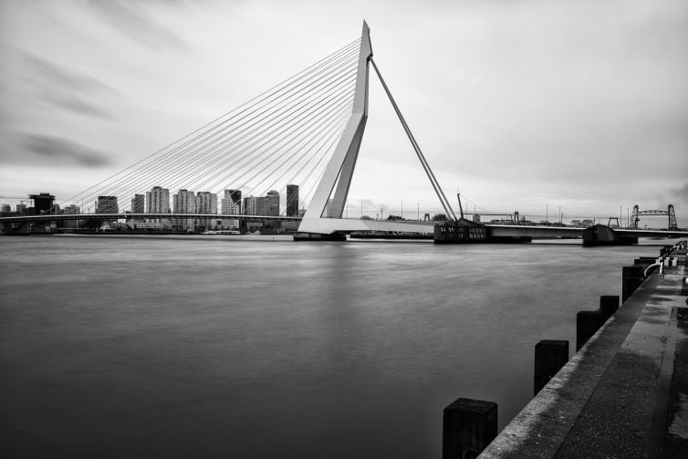 Erasmusbrug met lange sluitertijd