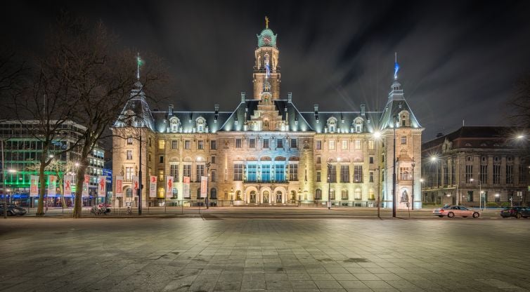 Mooiste avondfoto stadhuis Rotterdam