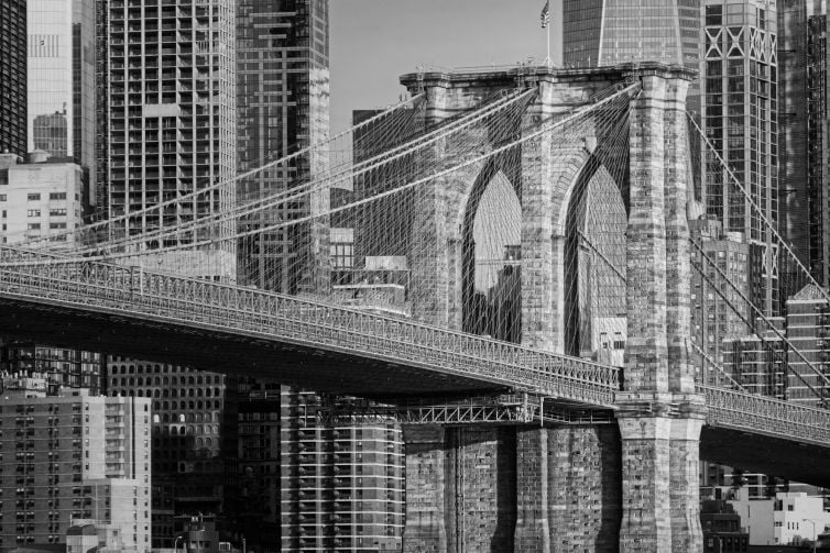 Mooie zwart-wit foto Brooklyn Bridge New York