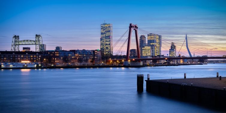 Skyline Rotterdam met 3 bruggen