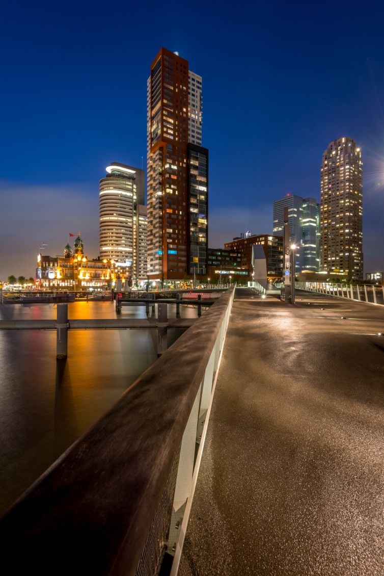 Mooiste avondfoto Kop van Zuid Rotterdam