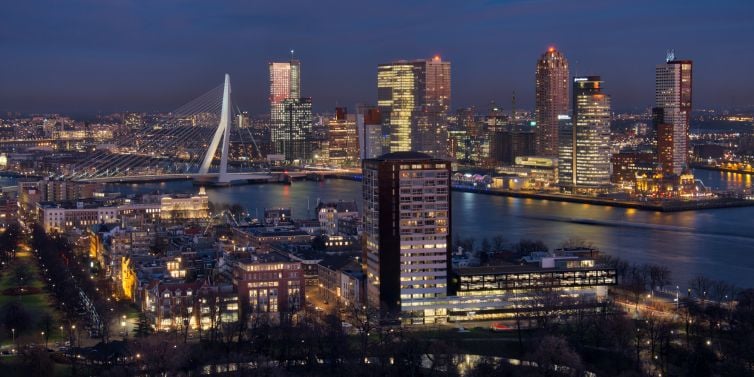 Mooiste skyline foto van Rotterdam vanaf de Euromast