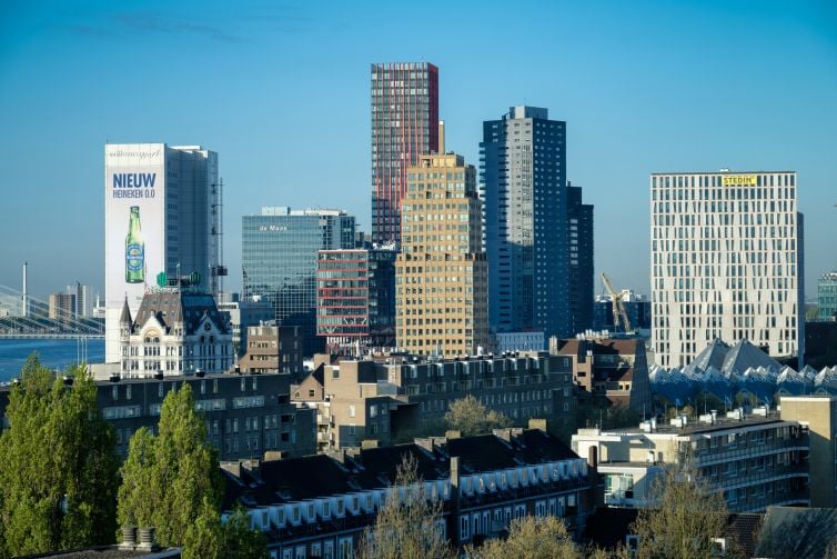 Foto skyline Rotterdam Blaak vanaf Oostplein