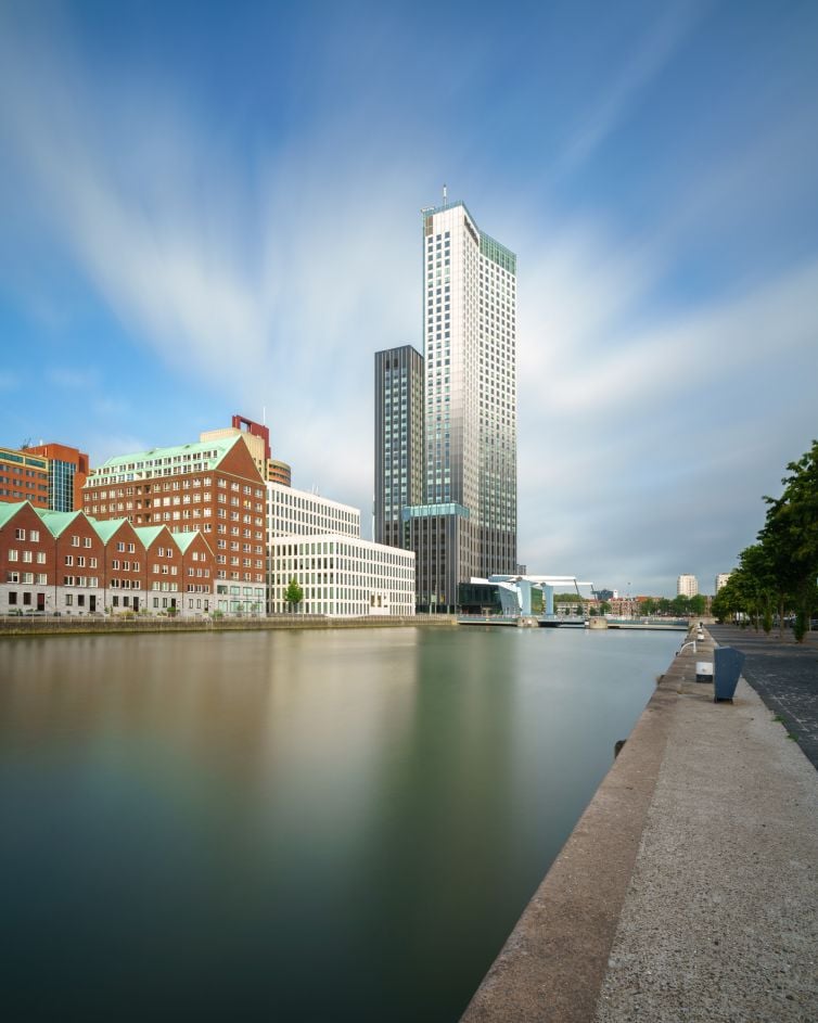 Foto van de Spoorweghaven Rotterdam met lange sluitertijd