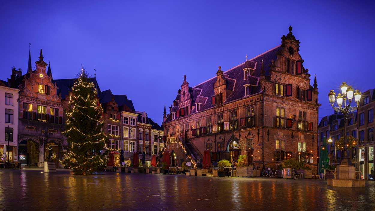 Workshop avondfotografie in Nijmegen - Oude stadhuis fotograferen