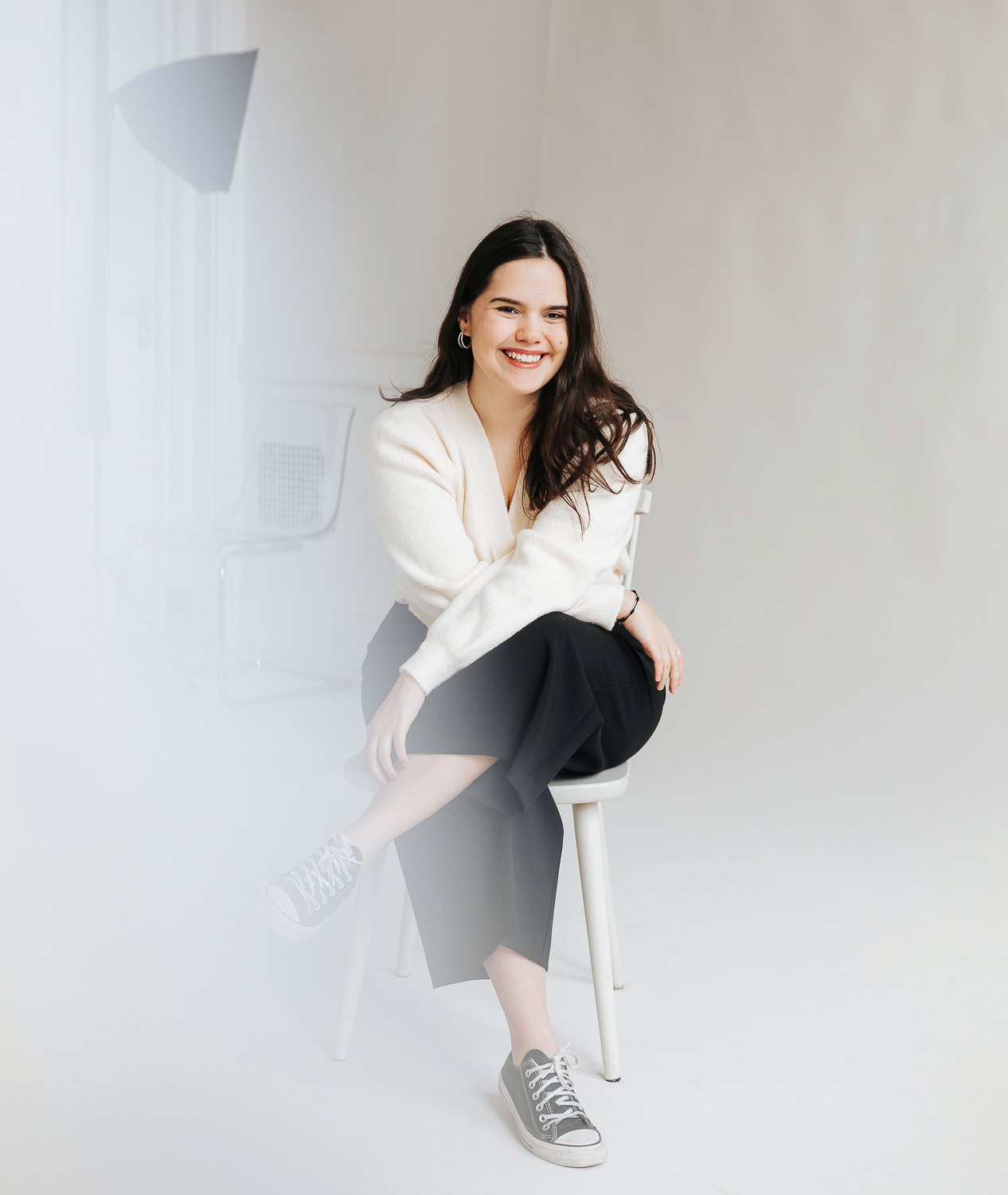 Model oefent om emotie los te laten