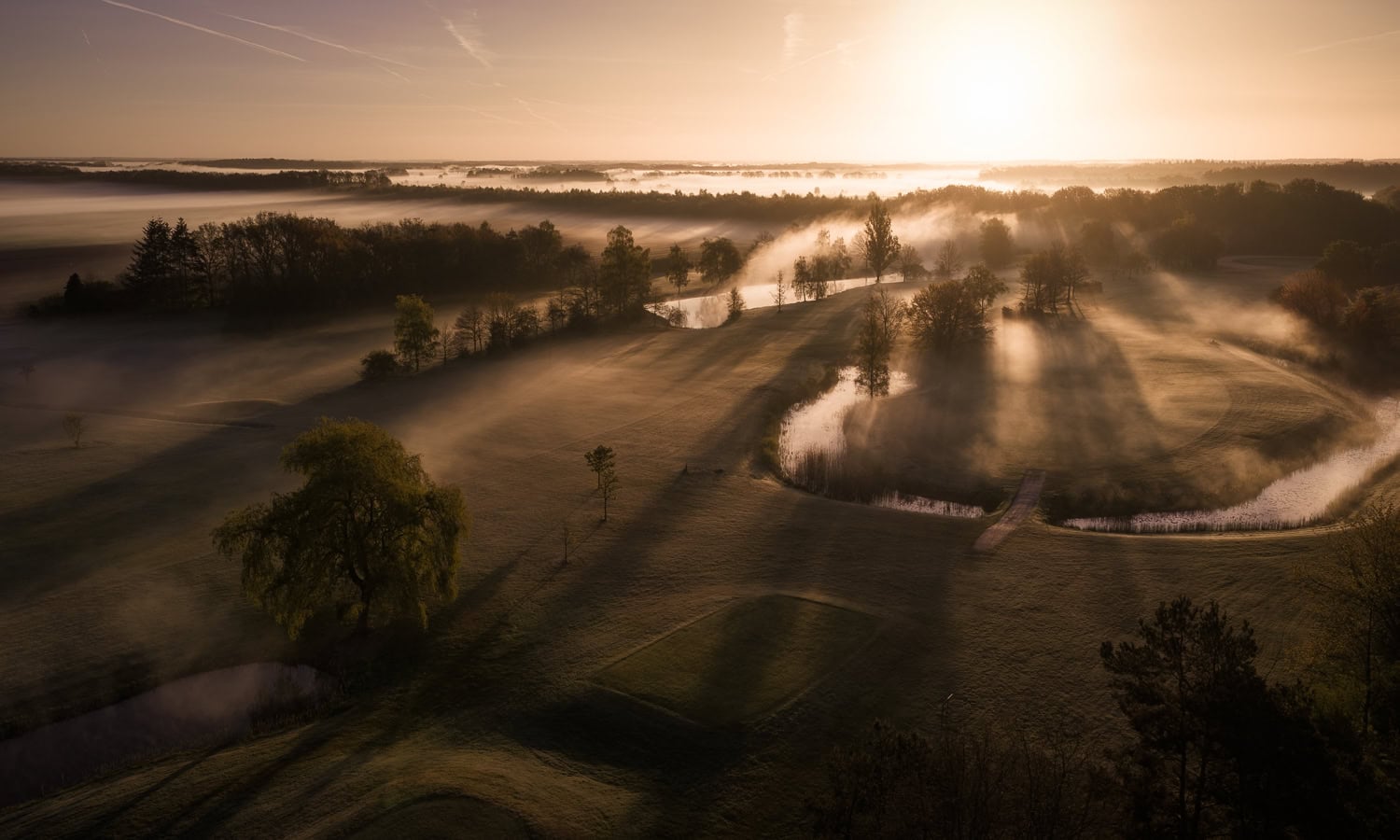 Hoe je als landschapsfotograaf leert om de richting, kwaliteit en kleur van het licht in de natuur te lezen.